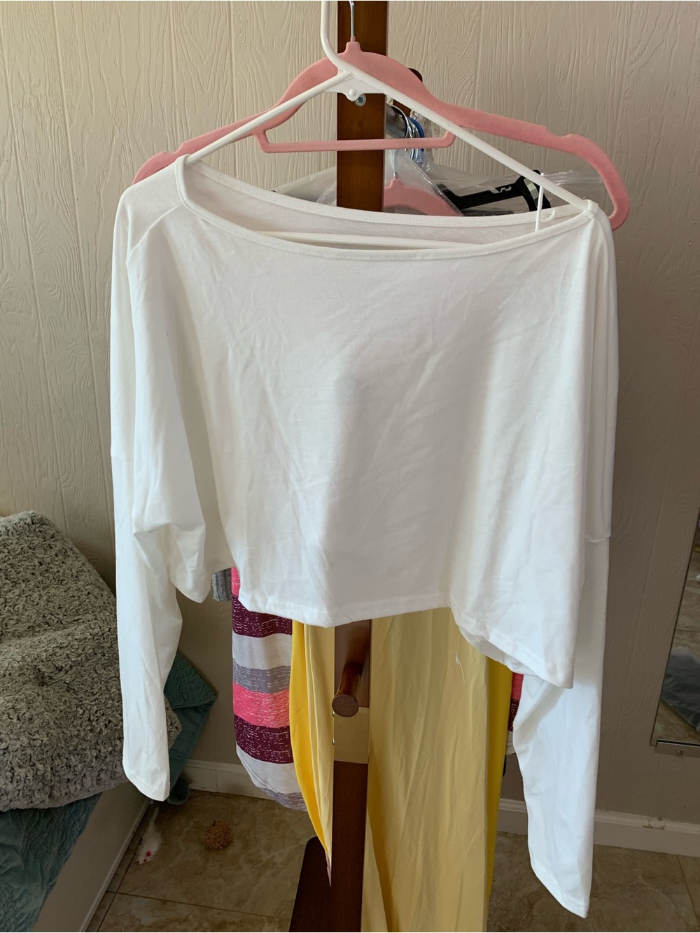 Boatneck White Long-Sleeve Crop Top - Women
